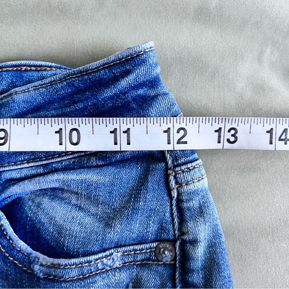 american eagle • ripped shorts - Picture 12 of 13